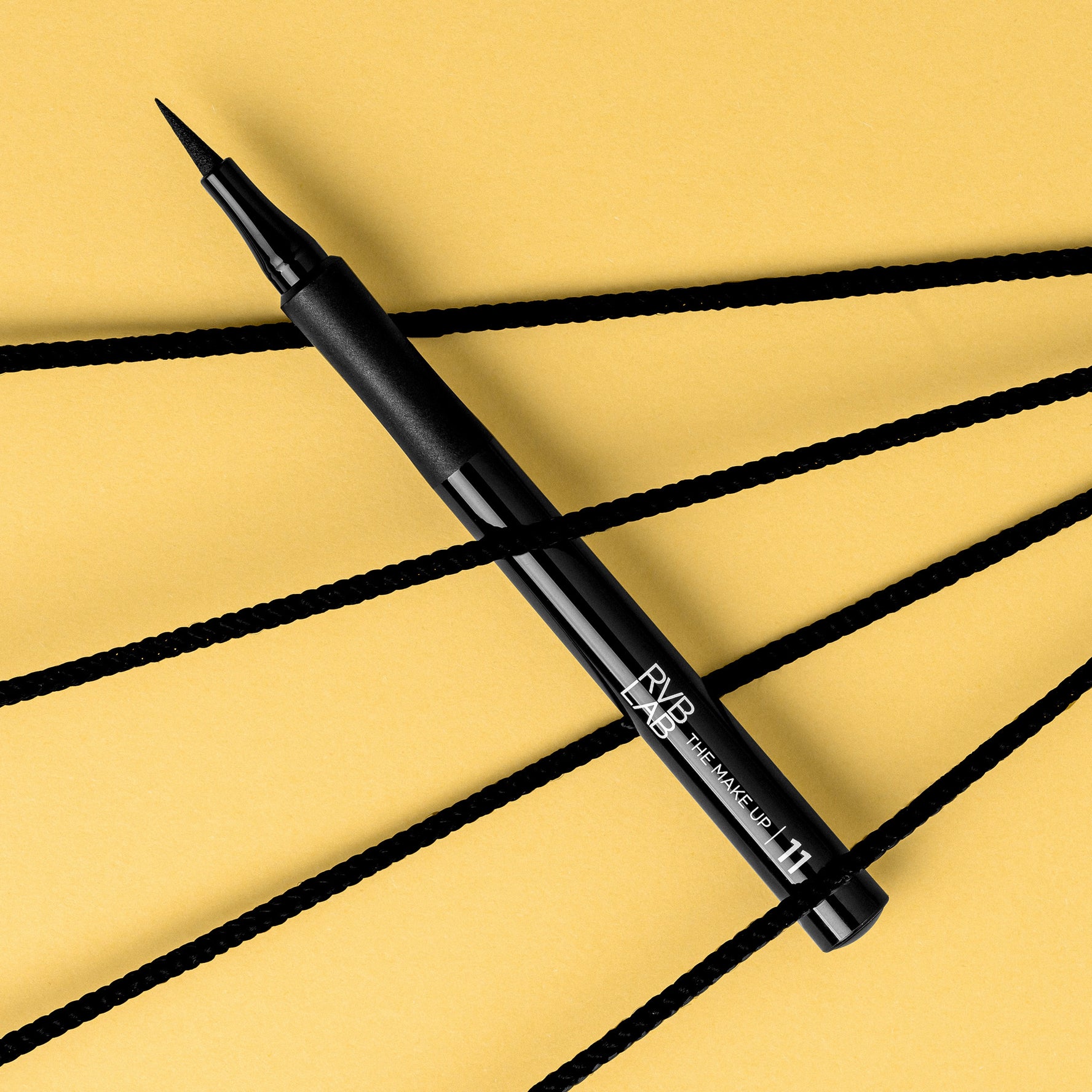 Water resistant eyeliner