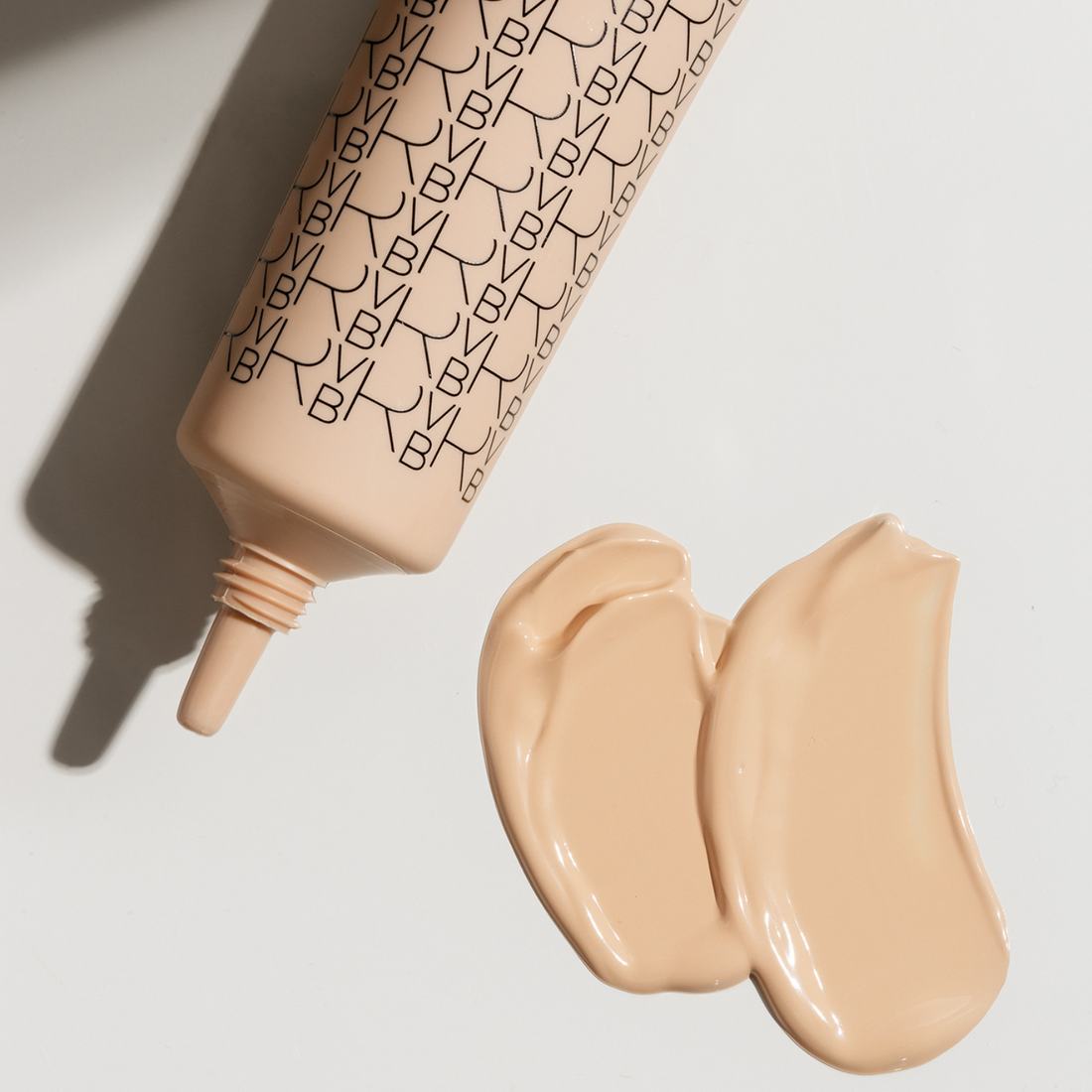 HYDRA BOOSTER FOUNDATION hydrating foundation