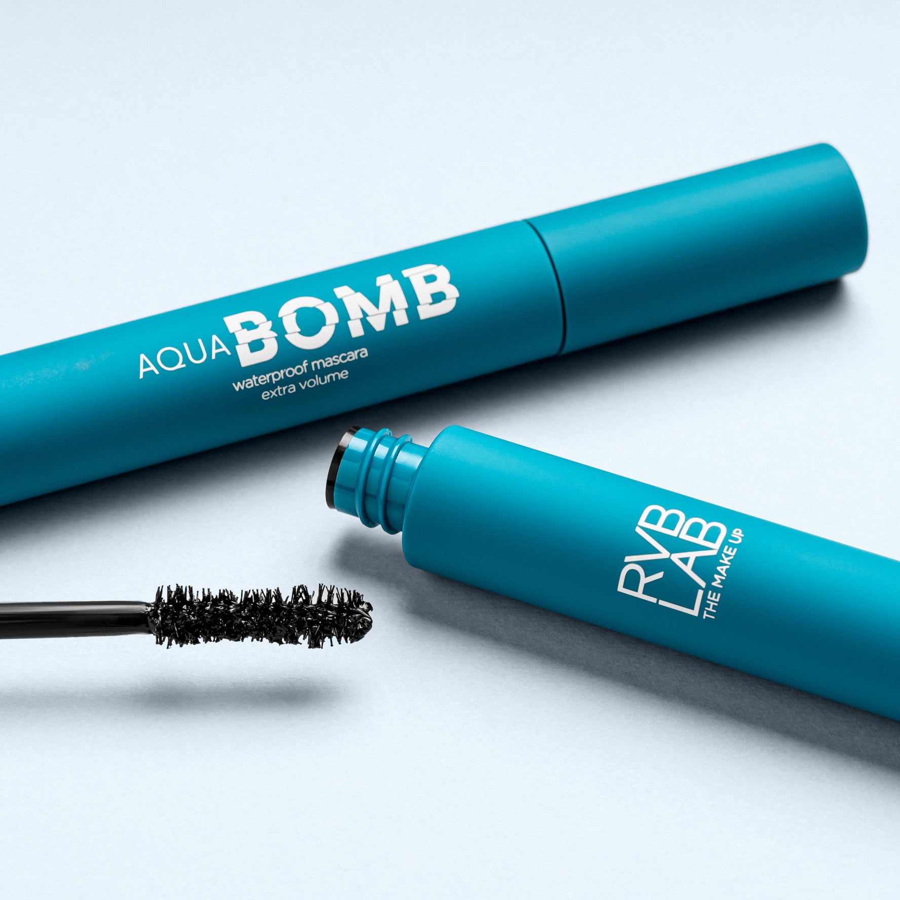 AQUA BOMB Extra volume waterproof mascara